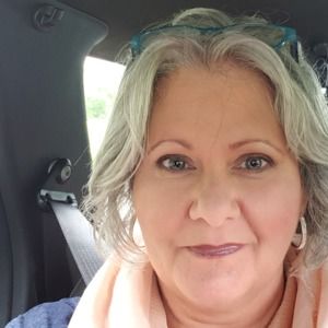 Meet your Posher, Leanne